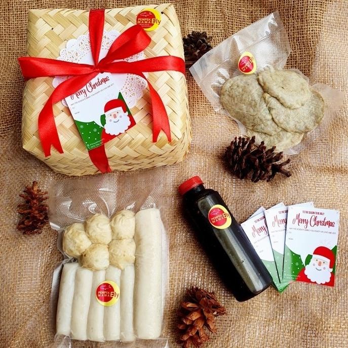 

Parsel natal hampers box hadiah christmas Pempek HALAL asli Tenggiri