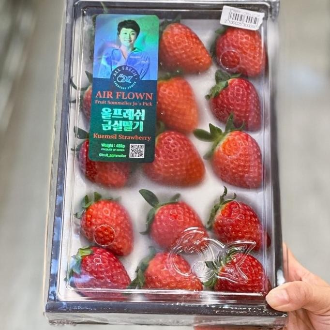 

Strawberry Korea Super Manis GiftBox Hampers