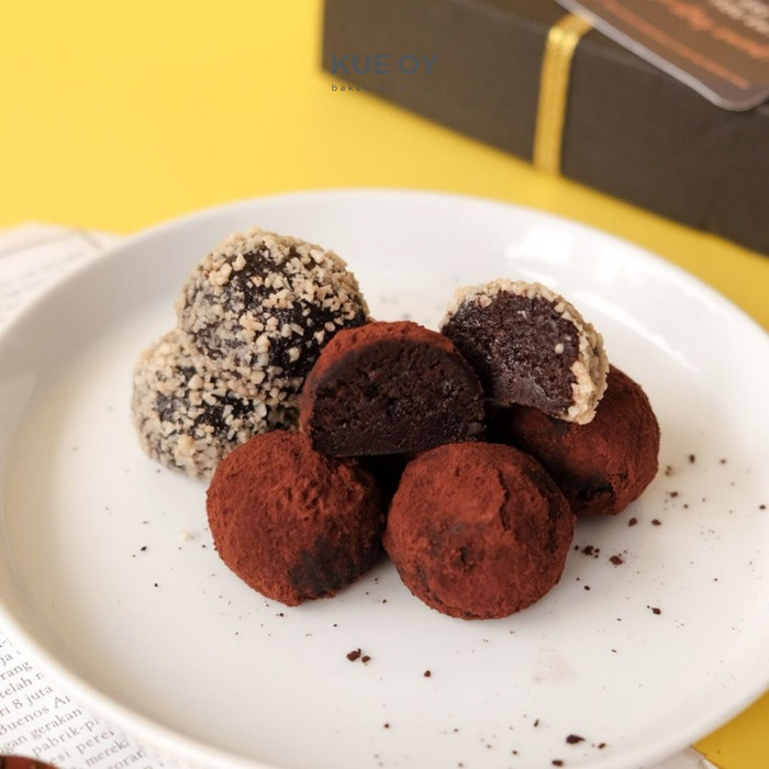 

Kue Oy Bundle Promo - Chocolate Tart & Choco Rum Balls - Birthday Hampers Ulangtahun Pie Coklat