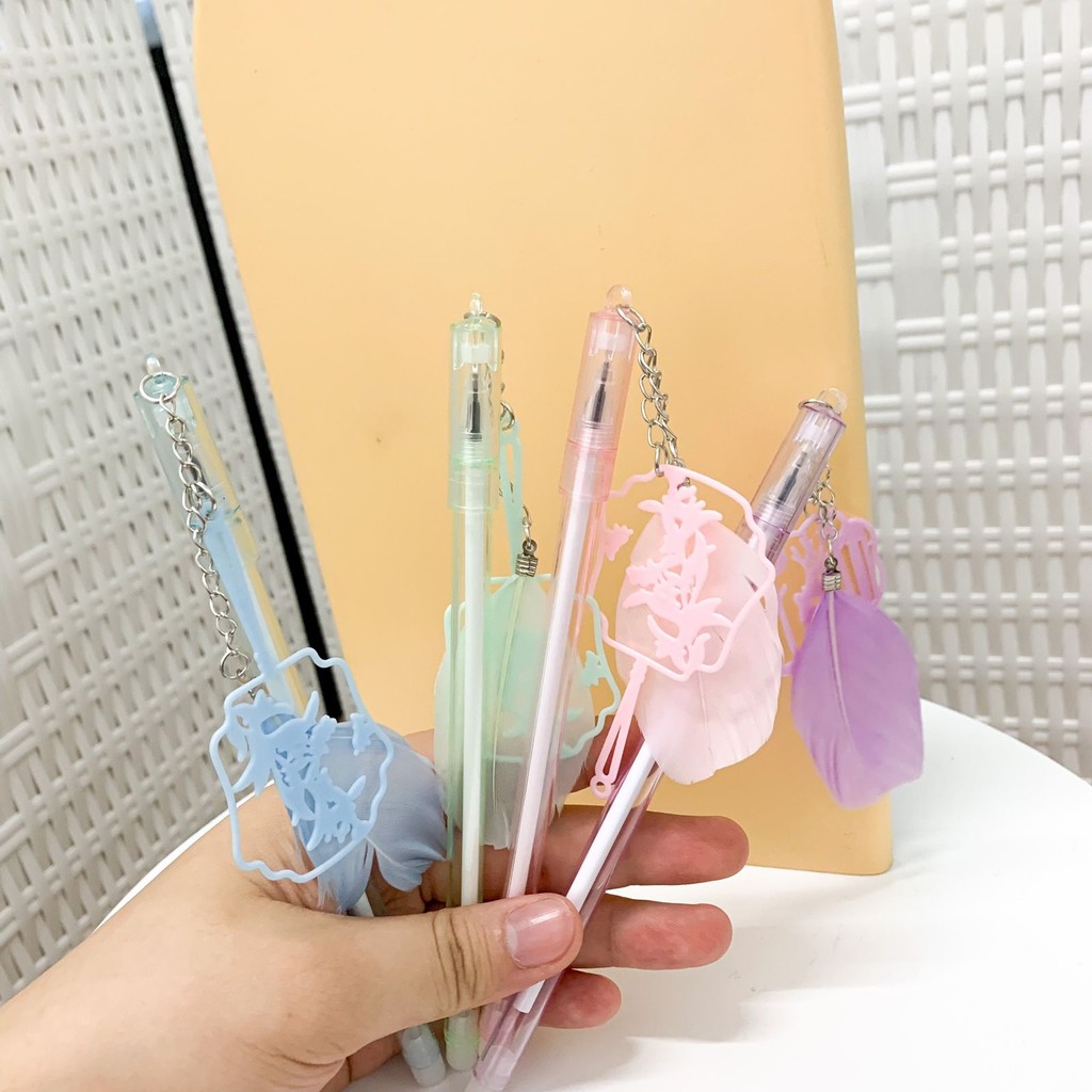 Promo Grosir 4 Pcs 8 Pcs 12 Pcs 1 Lusin Pulpen Gantungan Bulu Motif Kipas Lucu Bolpen Unik Pulpen