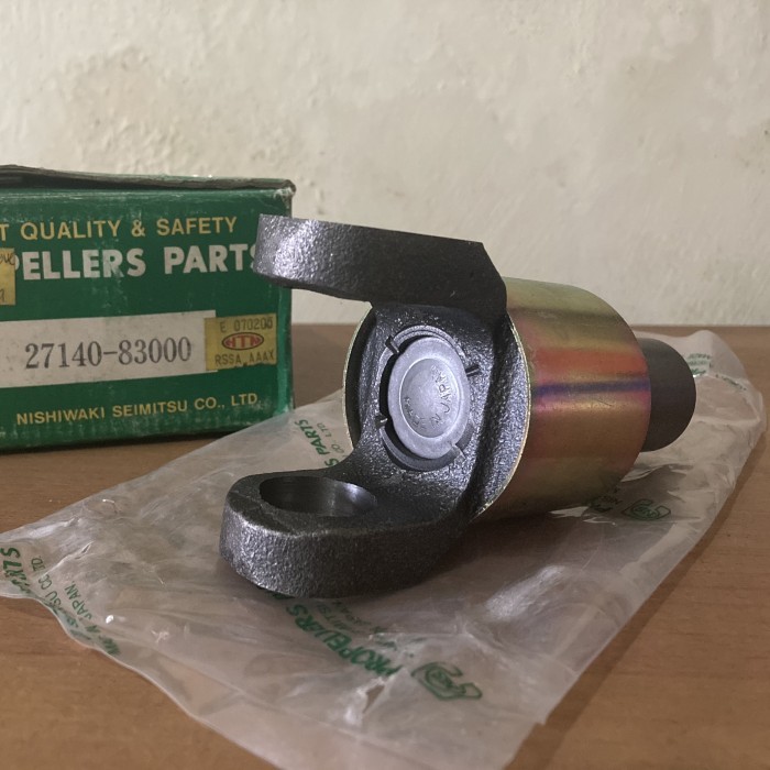 Yoke Sleeve Suzuki Carry Extra 1.0 ST100 Futura Mitsubishi T120SS NS