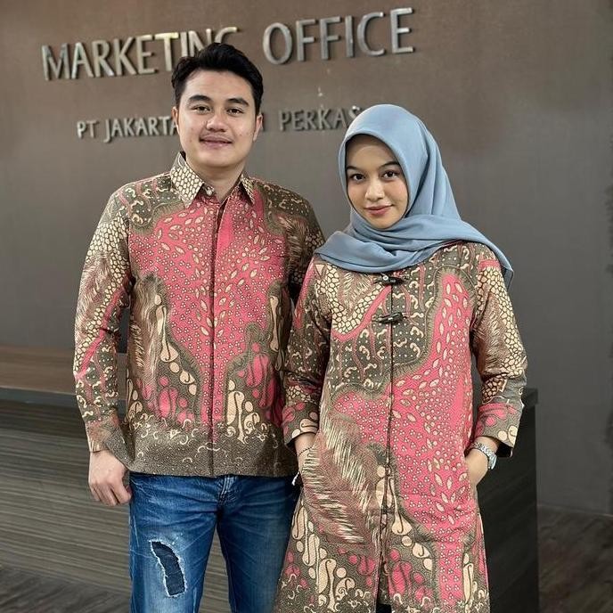 Terlaris, New Sisik Cream Pink Batik Couple Bahan Doby Semi Sutra Sudah Full Lapis Furing Trycod By 