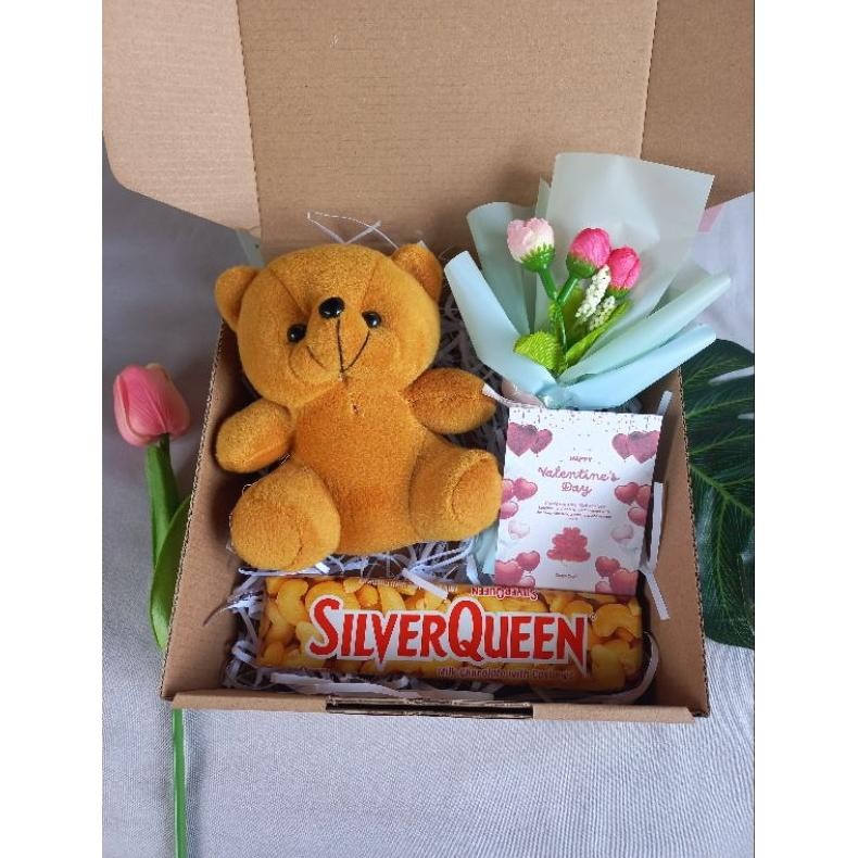 

BISA COD Hampers Gift Box Coklat Valentine Jilbab Snack Kado Boneka Bunga Buket yt-