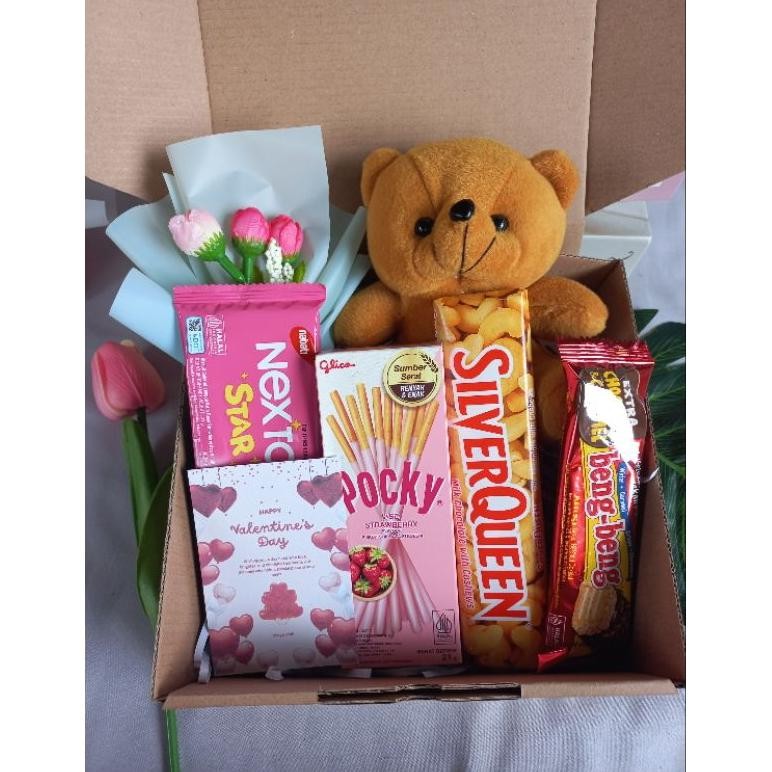 

ORIGINAL Hampers Gift Box Coklat Valentine Jilbab Snack Kado Boneka Bunga Buket am-45