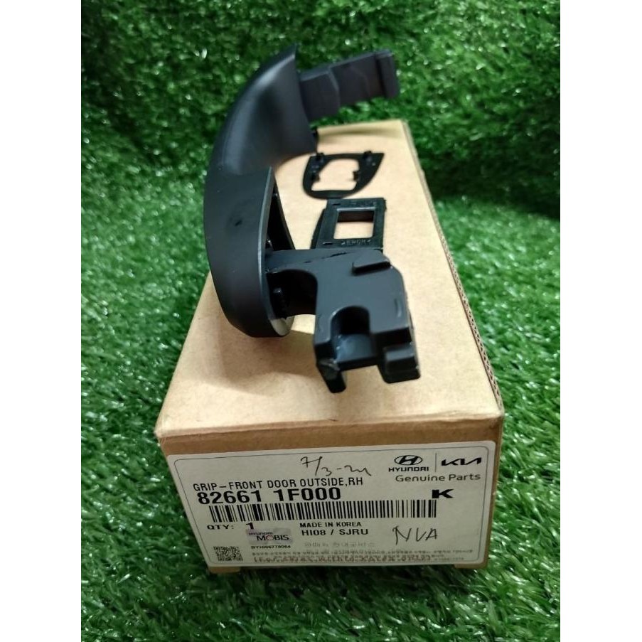 HANDLE PINTU LUAR DEPAN KANAN KIA SPORTAGE 2 TARIKAN PINTU LUAR KIA TERLENGKAPP