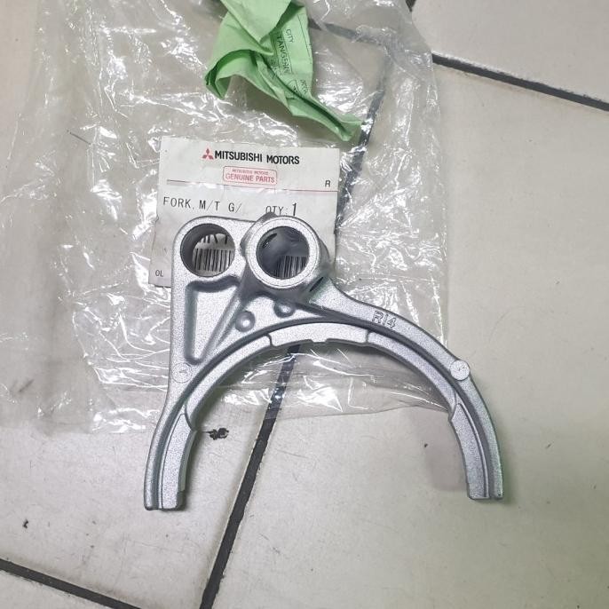 Fork Garpu Transmisi Manual Gigi 3 4 Mitsubishi Triton All New Triton Kualitas