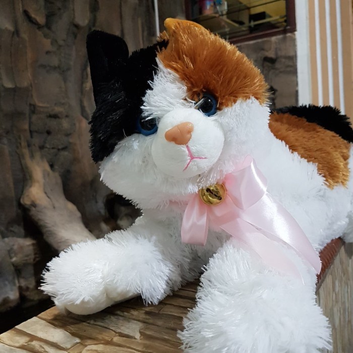 Boneka kucing besar ( esmeralda )