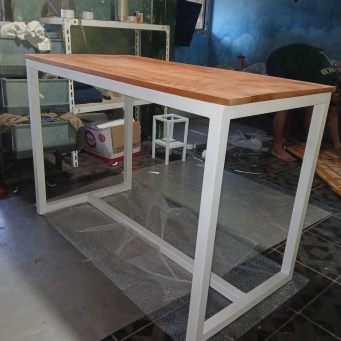 Meja Besi/Meja Bar/Meja Caffe/Meja Tamu  P120 X T80 X L60 Material Holo 4 X 4 X 2 Mm Putih Termasuk 