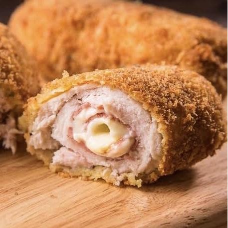 

SIAP KIRIM CHICKEN CORDON BLEU ROLL PREMIUM / AYAM GULUNG ISI KEJU DAN SMOKE BEEF