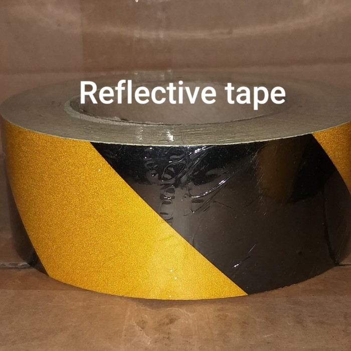 

STICKER REFLECTIVE TAPE 2"X 45METER/STIKER KUNING HITAM NON 3M