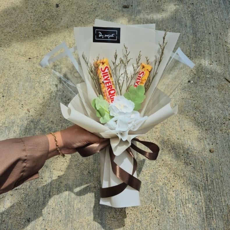 

VIRAL Buket Silverqueen Buket Coklat Buket Valentine jg-56