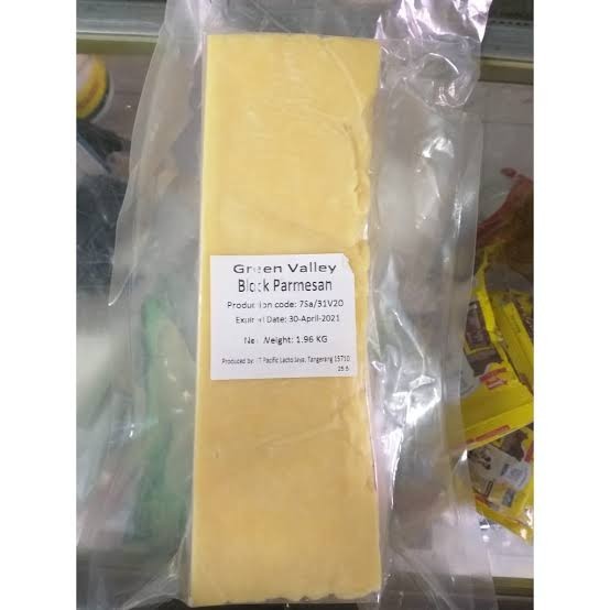 

Parmesan Block Green Valley - REPACK