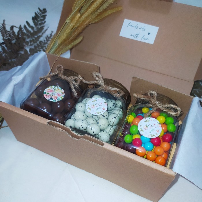 

New! PAKET HAMPERS COKELAT LEBARAN IDUL FITRI HAMPERS MAKANAN - PAKET F Lebaran