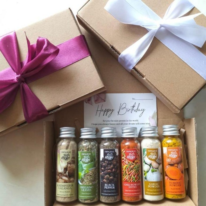 

New! Hampers Bumbu Premium 6pcs Botol ukuran 30ml Rempah Organik Khas Nusantara Masak Bubuk Praktis Kado Lebaran Idul Fitri Natal Wedding Murah Lebaran