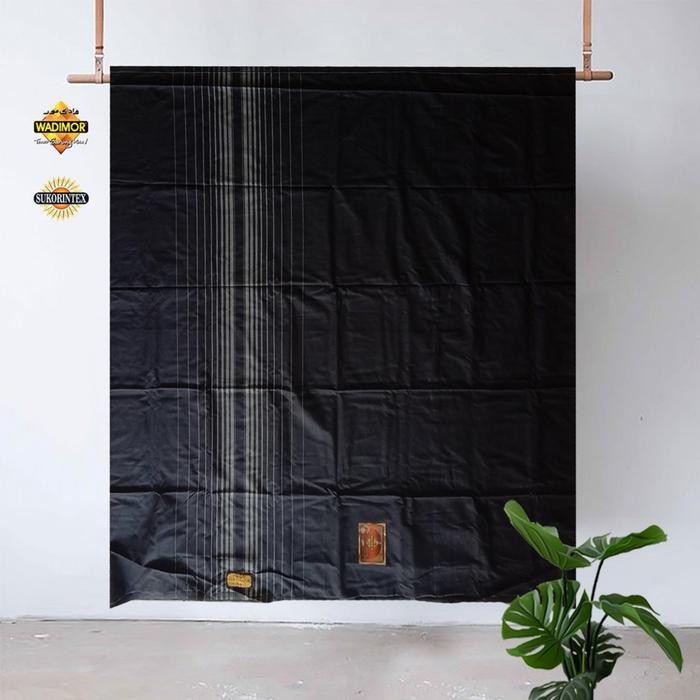 Sarung Tenun WADIMOR Hitam Bergaris Hitam Polos Tumpal Salur Sarung Pria Dewasa Original WADIMOR
