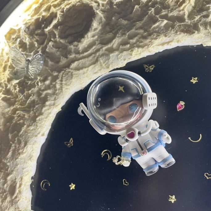 

Dimoo space travel Astronaut popmart