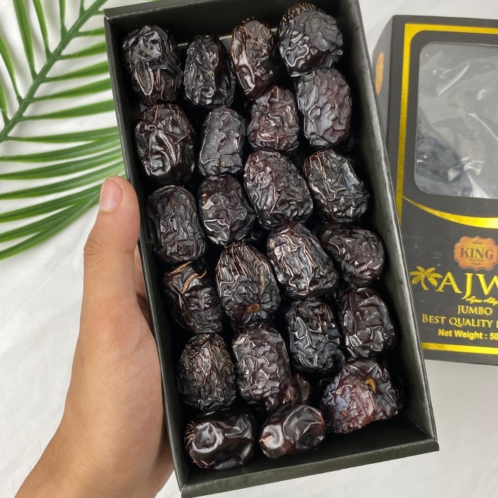 

Kurma Ajwa Al Madinah 500 gr Jumbo King Ajwa Aliyah Organik