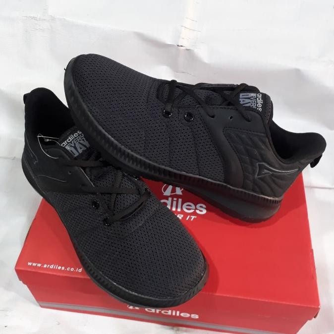 sepatu sneakers pria hitam polos Ardiles ramires original Terlaris