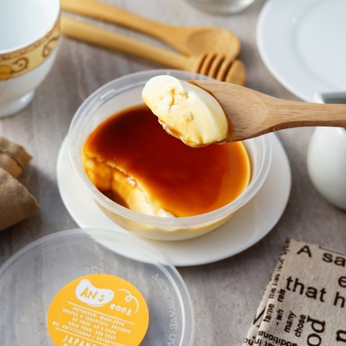 

HAMPERS BOX ISI SALMON KANI MENTAI & JAPANESE MILK PUDDING ALA GYUKAKU