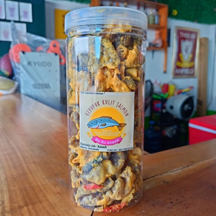 

KERIPIK KULIT IKAN SALMON SALTED EGG CEMILAN ENAK KEKINIAN 175GR