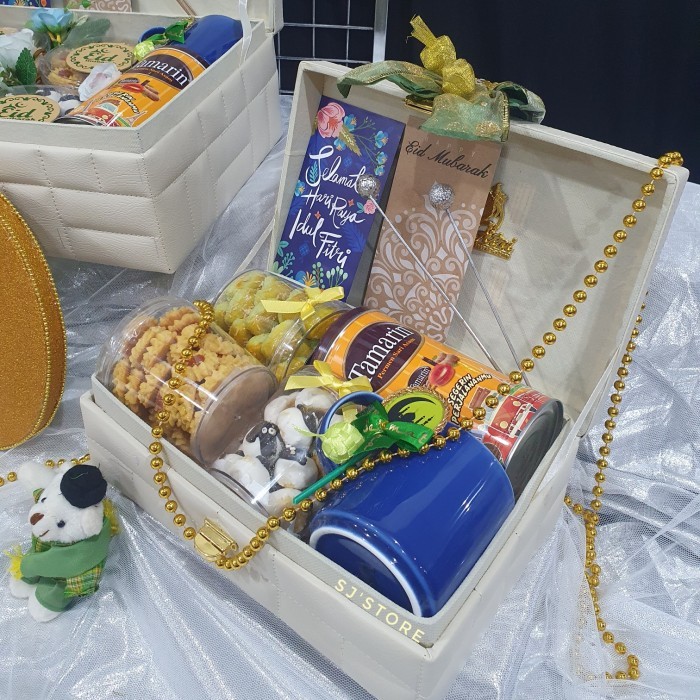 

PAKET BOX HAMPERS LEBARAN KUE KERING TOPLES MURAH 19
