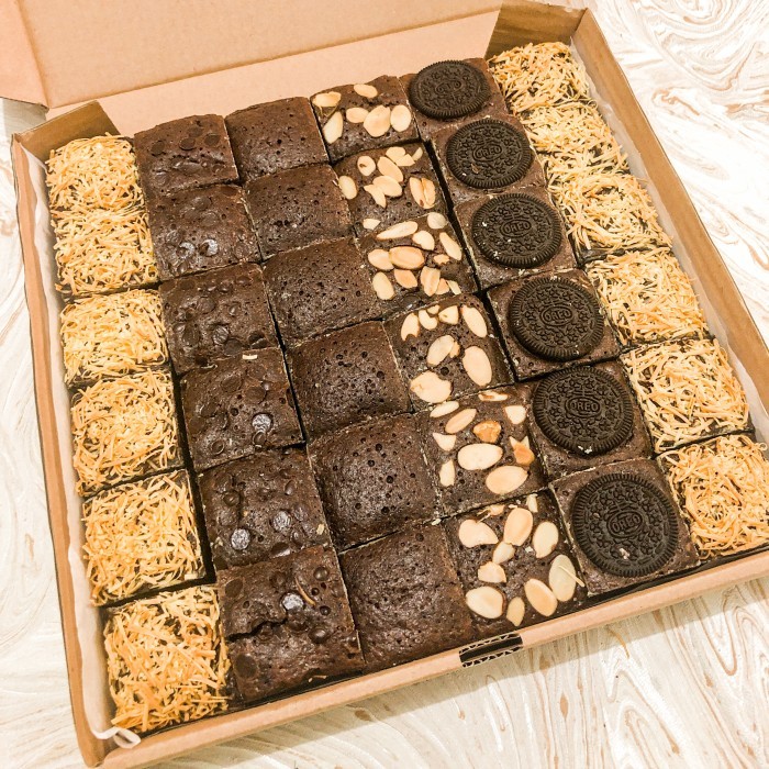 

GWUD.BROWNIE - XL BROWNIE/KUE ULANG TAHUN/HAMPERSUK. 30 X 30 CM