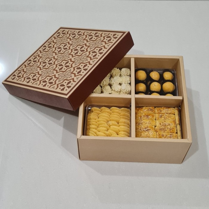 

KUE LEBARAN PAKET HAMPERS ,HALAL