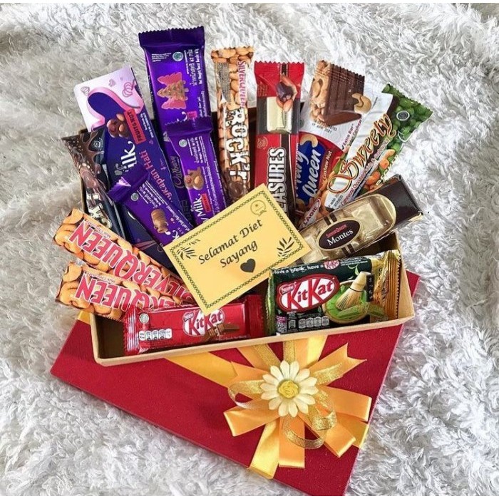 

Hampers Coklat Sweetbox / Gift / Graduation / Birthday