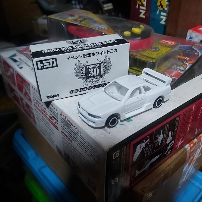 Tomica Nissan Skyline Gt-R R33 30th Anniversary
