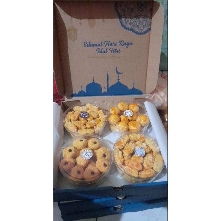 

TU26 Parcel Lebaran/Hampers Cookies/Hampers Snack/Snack/Hampers/Snack Paket/Murah/Parcel/Parcel Lebaran/Hampers Kue Kering/Hampers Lebaran/Parcel THR/Hampers THR/Cemilan/Kue Kering/Kue Kering Murah/Snack Lebaran/Ramadan/Makanan Ringan Terlengkap/Idul