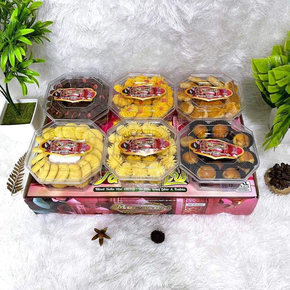 

y-76 PAKET KUE KERING LEBARAN IDUL FITRI PARCEL LEBARAN IDUL FITRI HAMPERS LEBARAN IDUL FITRI PARSEL THR NASTAR PUTRI SALJU KASTANGEL KACANG 2 Premium