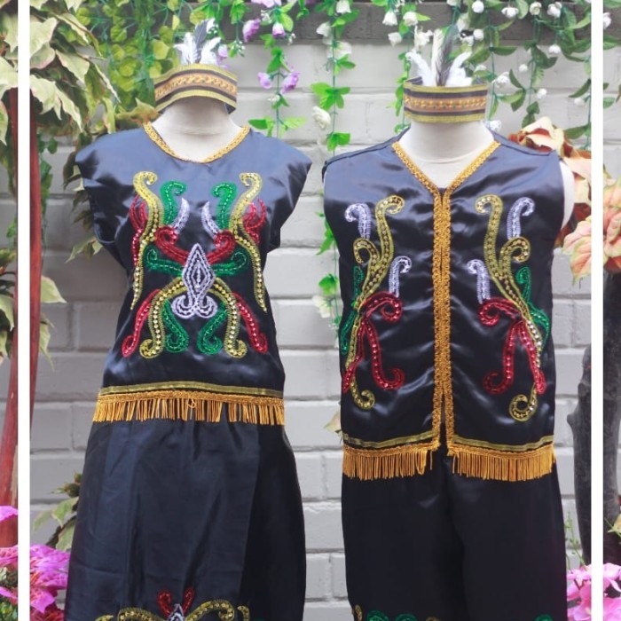 Baju Adat Dayak Dewasa ( Berlaku 1 Stel Pria/Wanita )
