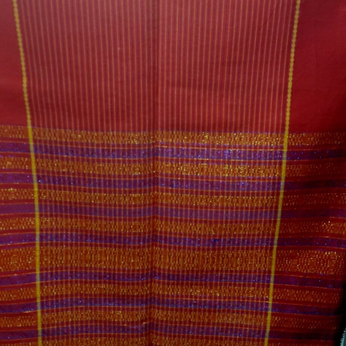 Ulos Ragi Hotang Benang Merah