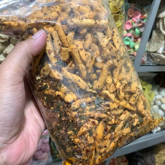 

BARANG TERLARIS 1 KG STIK BASRENG PEDAS GURIH DAN RENYAH KEMASAN 1 KG Cemilan Makanan Food