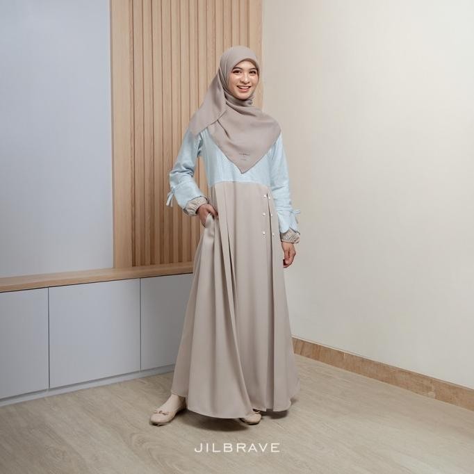 Terbaik Jilbrave Nami Dress Gamis Syar'I Feminine Aksen Lengan Bordir Dengan Pita Elegant Look Pengi