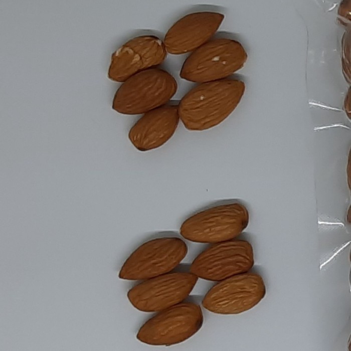 

KACANG ALMOND RAW (MENTAH) 1KG OLAM