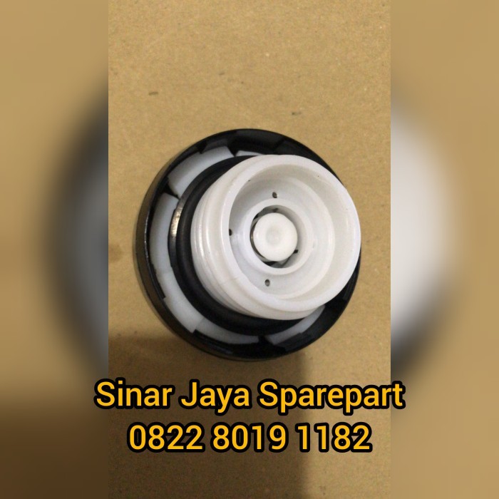 Tutup Tangki Solar Toyota Hilux Innova Fortuner Model Plastik