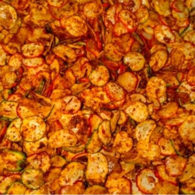 

BERMUTU COD Kerupuk seblak pedas daun jeruk isi 1kg bumbu melimpah pedas alami Snacks Kering Food