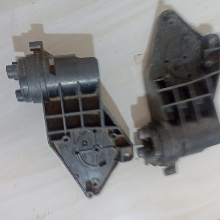 Bracket Spion Livina Lama Bekas