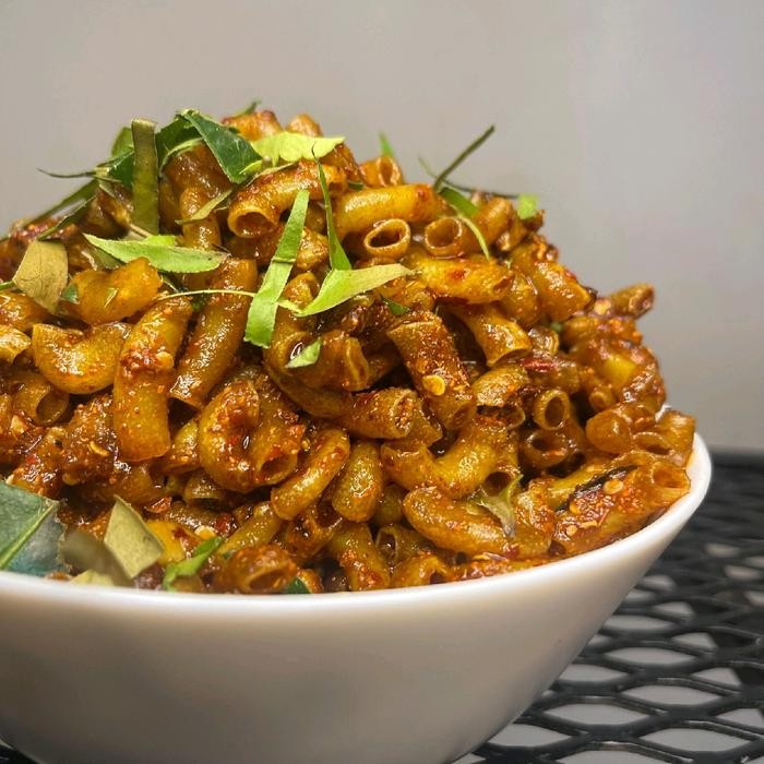 

TERMURAH MAKARONI CIKRUH ERIELTATUM 500gr MANTAP Food Snack halal pedas keripik & camilan isi snak