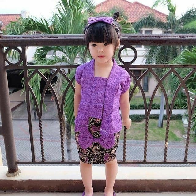 Kebaya Anak Ungu/ Ragil