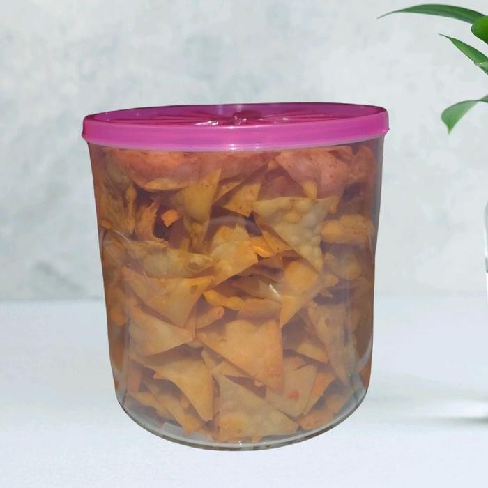 

PROMO SPECIAL Kripik Pangsit Kemasan Toples 500 g Snack Camilan Pedas Asin Food kering kiloan