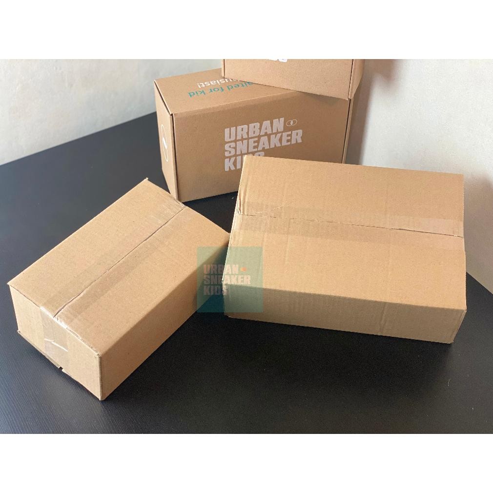 

Outer Box Additional Box Urban Sneaker Kids Original Box