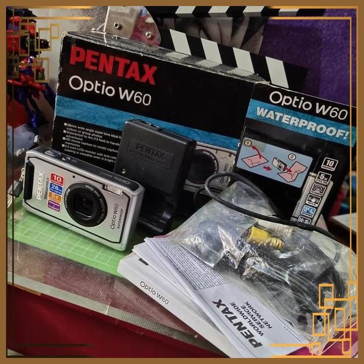 [R28] Kamera Pocket Pentax Optio w60 set
