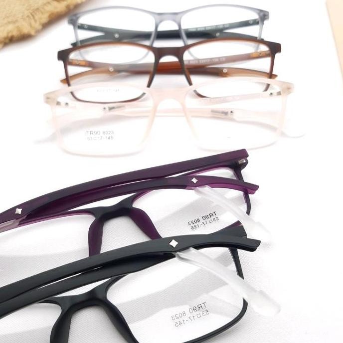 Kacamata Pria Wanita 8023 Tr / Lentur . Untuk Olahraga Futsal / Yang Suka Licin Kacamata Ini Anti Me