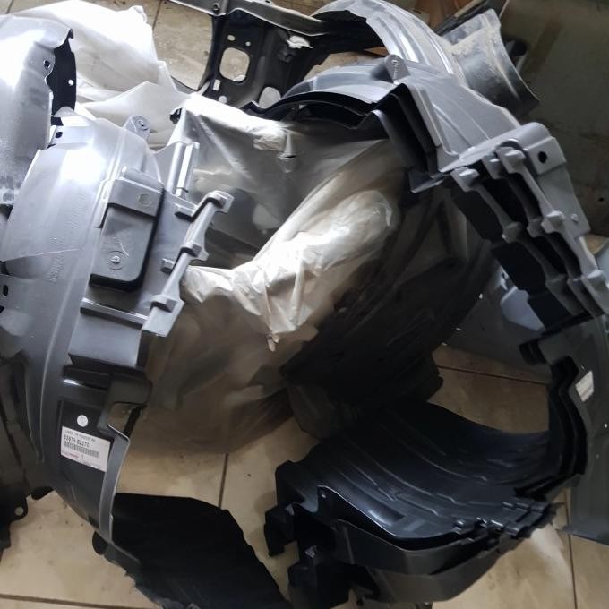 Liner Fender Depan Kanan-Kiri Avanza Dan All New Avanza