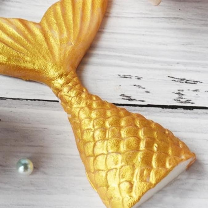 

RU METALLIC GOLD LUSTRE DUST EMAS EDIBLE BUBUK LUSTER CAKEKUE 2G HALAL murah