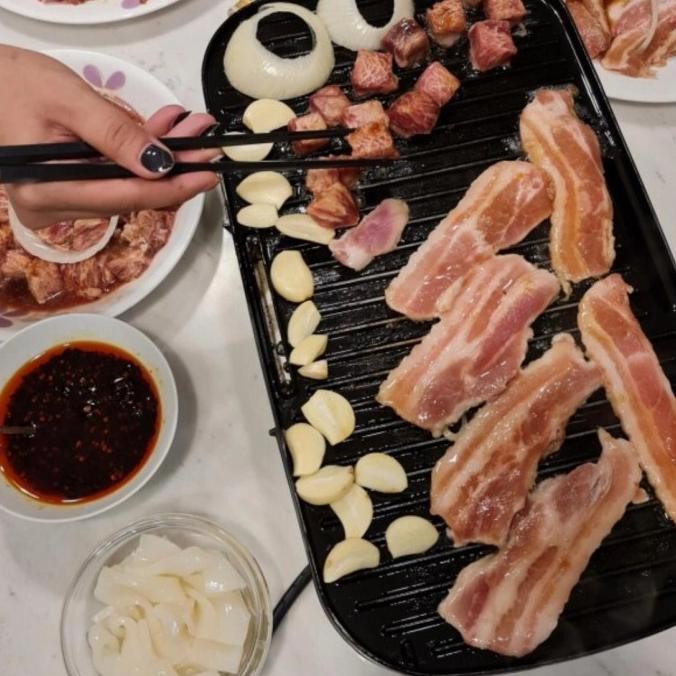 

Grosir Import Pork Belly Korean Bbq / Samgyeopsal Cut 6Mm