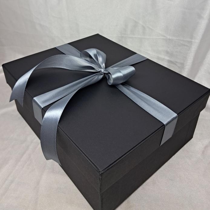 

Kotak Kado + Kotak Hadiah + Gift Box + 26x20x10 cm + Kotak Medium + Berpita + Tanpa Pita murah