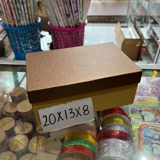 

Kotak Kado / box Kado / Box Hampers / Hardbox 30 x 25 x 12 cm murah